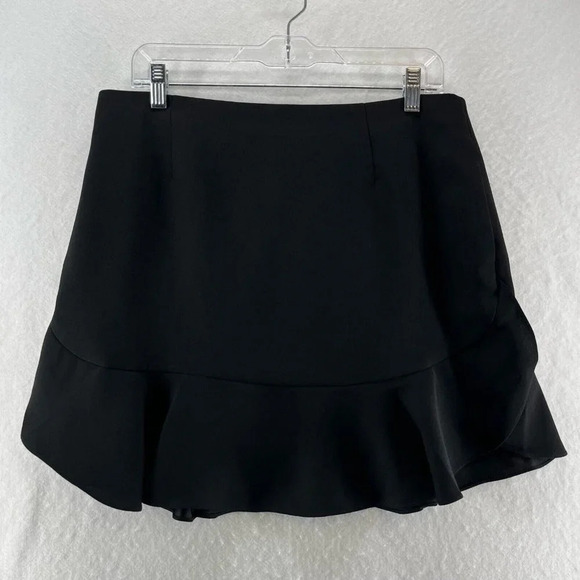 Banana Republic Dresses & Skirts - Banana Republic Skirt Size 10 Crepe A-Line Mini Ruffle Hem Back Zip Lined Black